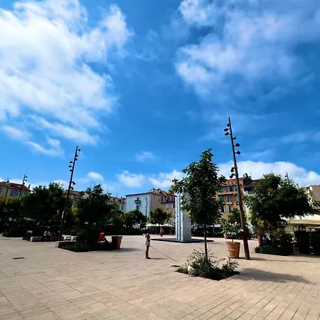 Old - 4 Persons - Private Parking Apartment *