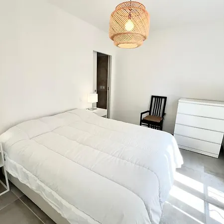 Διαμέρισμα Old - 4 Persons - Private Parking *