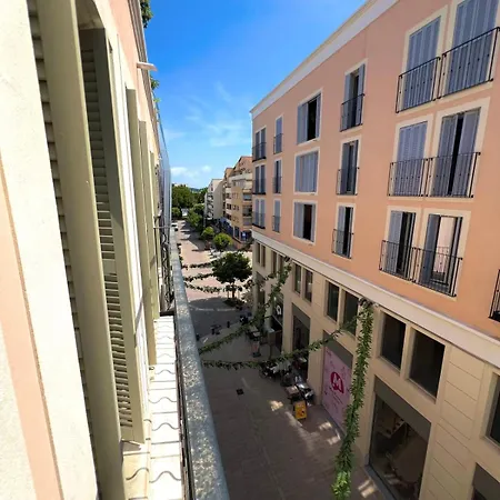 Old - 4 Persons - Private Parking Apartment Antibes