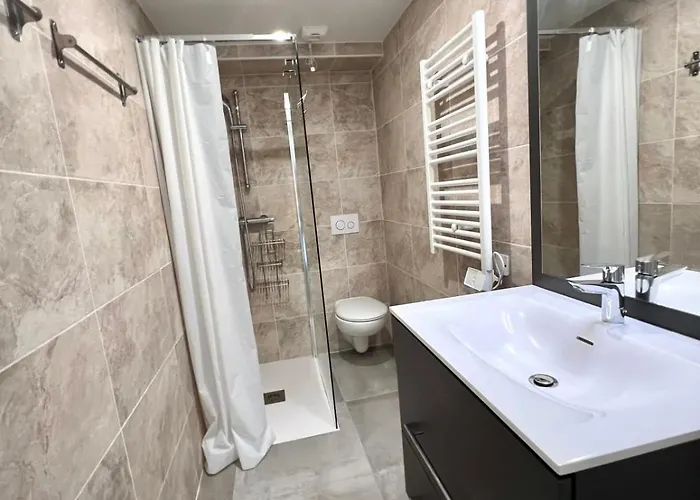 Old - 4 Persons - Private Parking Daire *